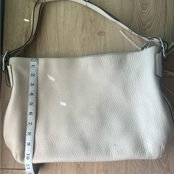 Vintage Coach White Shoulder Bag with Tassel (F04S-1438) - Picture 12 of 14